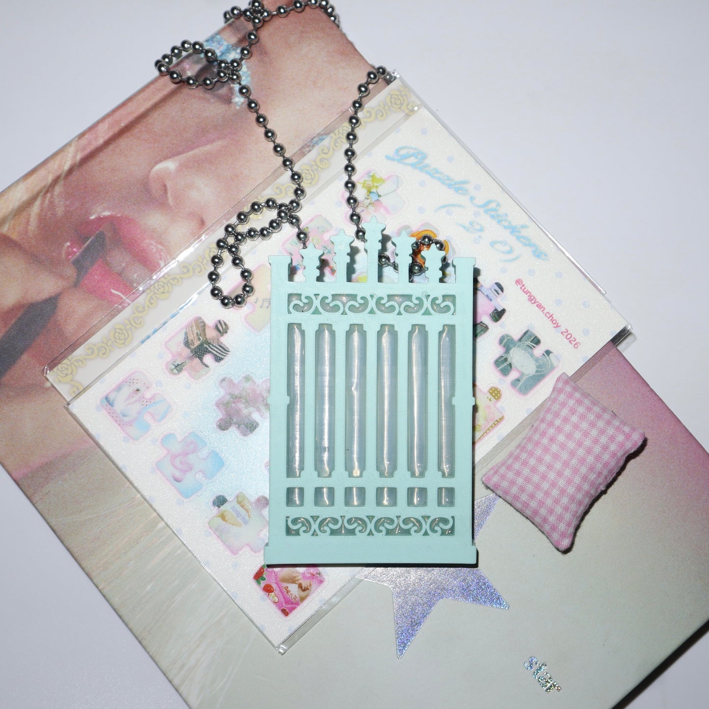 Star Iron-Gate Holder (Teal)