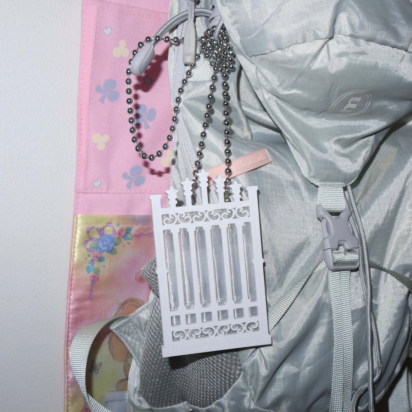 Star Iron-Gate Holder (White)
