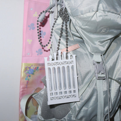 Star Iron-Gate Holder (White)