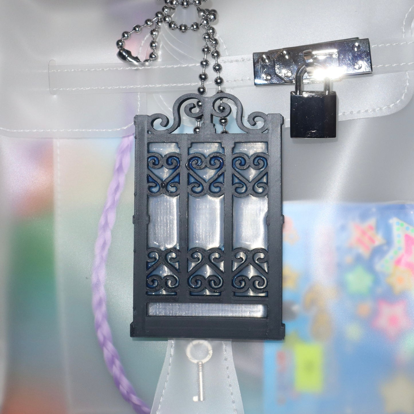Heart Iron-Gate Holder (Black)