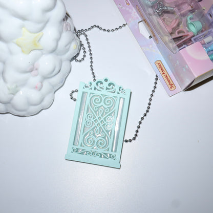 Crown Iron-Gate Holder (Teal)