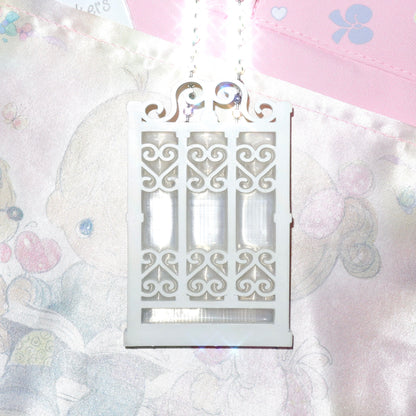 Heart Iron-Gate Holder (White)