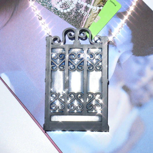 Heart Iron-Gate Holder (Black)