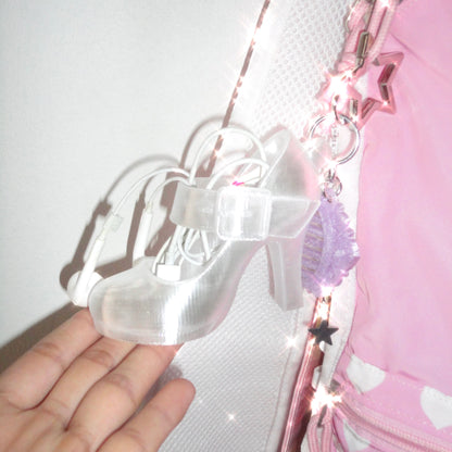 𝐓𝐎𝐓𝐄: Doll-Pump Earphone Holder